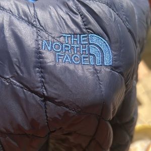 The North Face Boys Navy Thermal Quilted Jacket with Zipper & Pockets